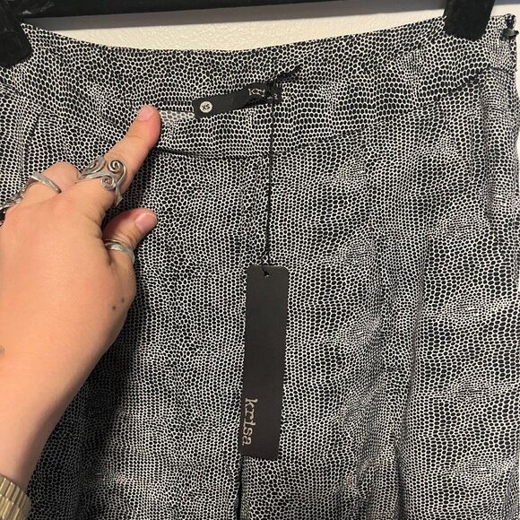 krisa Wide Leg Cropped Pants – Abstract Print Gray/Black – Women’s XS NWT - Picture 2 of 5